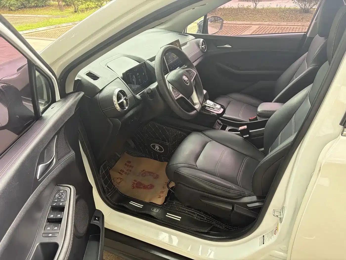 Yuan New Energy 2019 EV535 High-Energy Navigation Edition — миниатюра 9