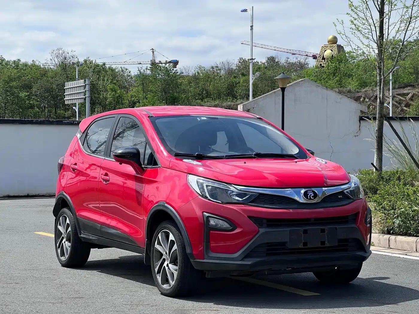 2017 Yuan 1.5L Automatic Cool Connected Edition — миниатюра 3