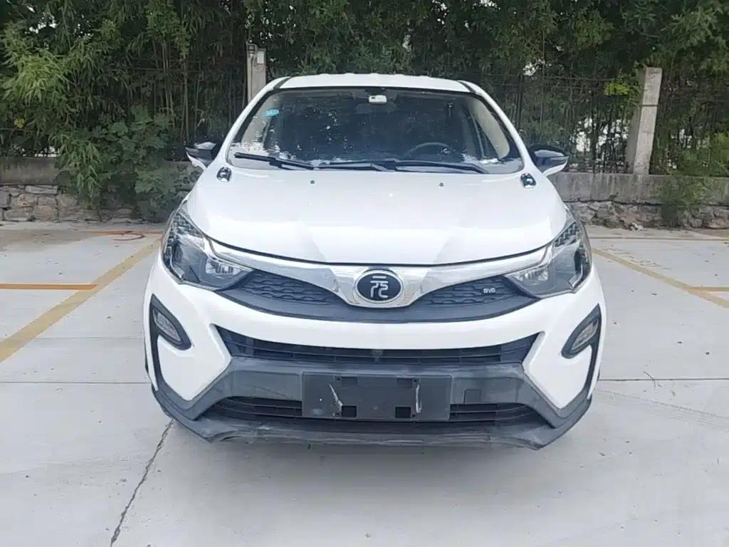 2017 Yuan 1.5L Automatic Cool Connected Edition — миниатюра 3