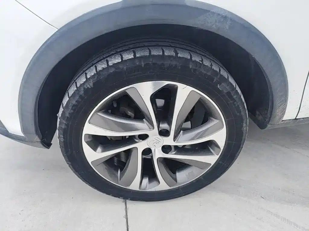 2017 Yuan 1.5L Automatic Cool Connected Edition — миниатюра 23