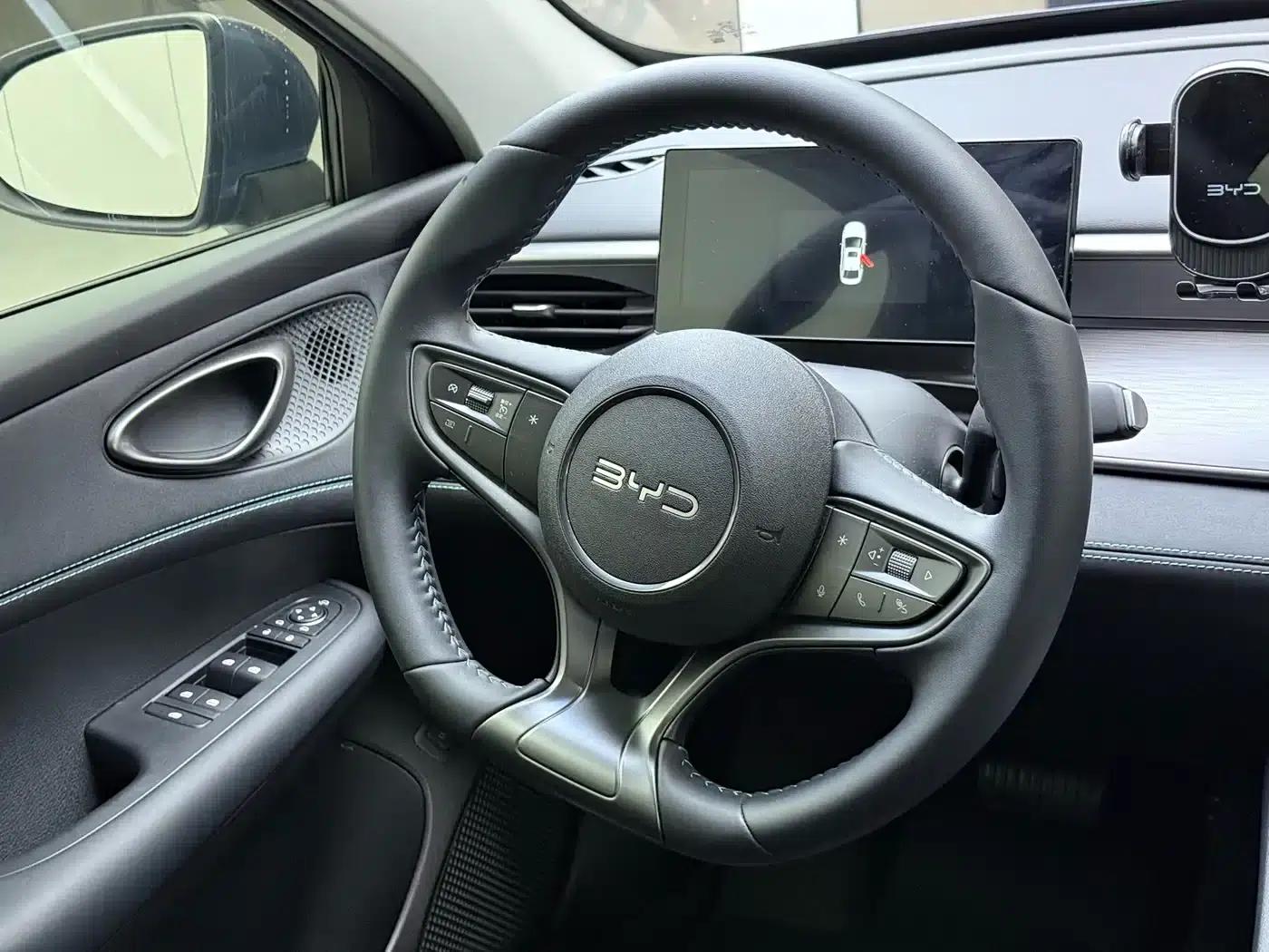Seal 05 DM-i 2026 Model DM-i 210KM Premium — миниатюра 7