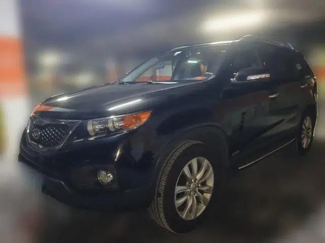 Kia Sorento 2012 2.4L Gasoline Luxury Edition
