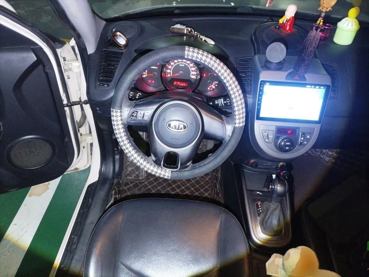 Kia Soul 2012 1.6L AT Premium — миниатюра 10