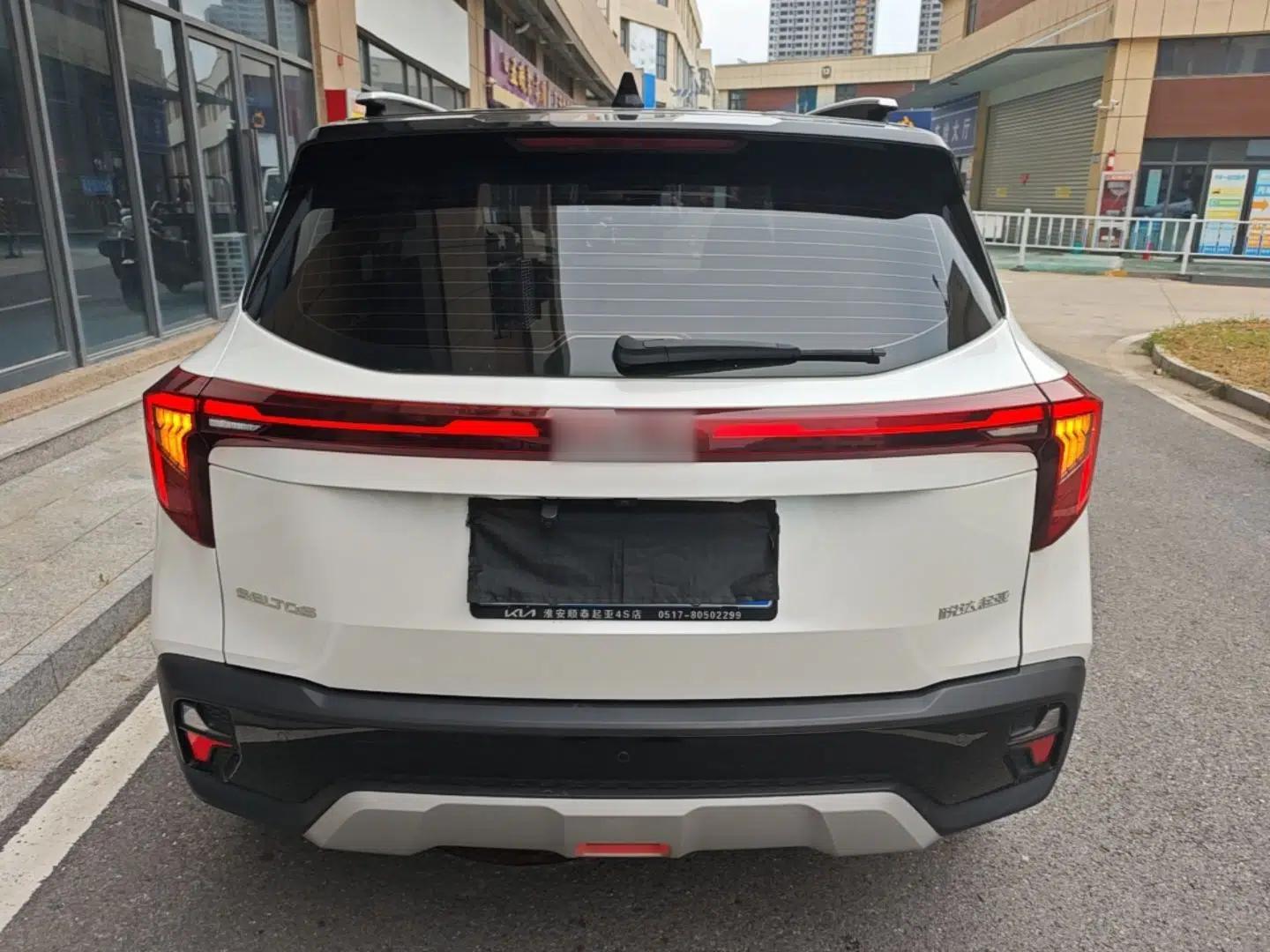 Kia Seltos 2023 1.5L CVT Luxury Edition — миниатюра 5
