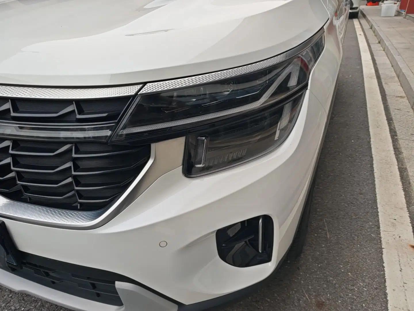 Kia Seltos 2023 1.5L CVT Luxury Edition — миниатюра 8