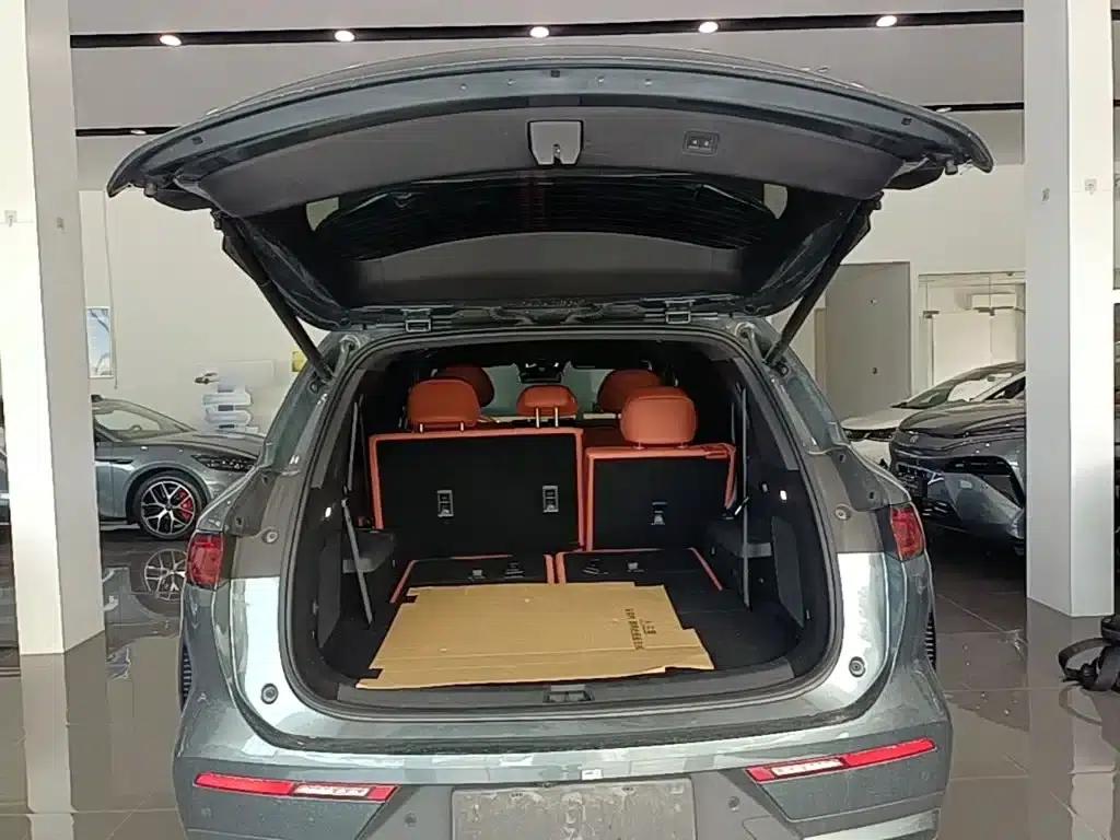 Tang L 2025 EV 600KM Four-Wheel Drive LiDAR Flagship Edition — миниатюра 19