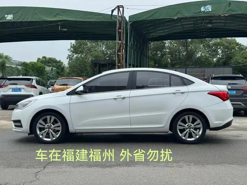 Chery Arrizo 5 2016 1.5L Manual Premium Edition — миниатюра 3
