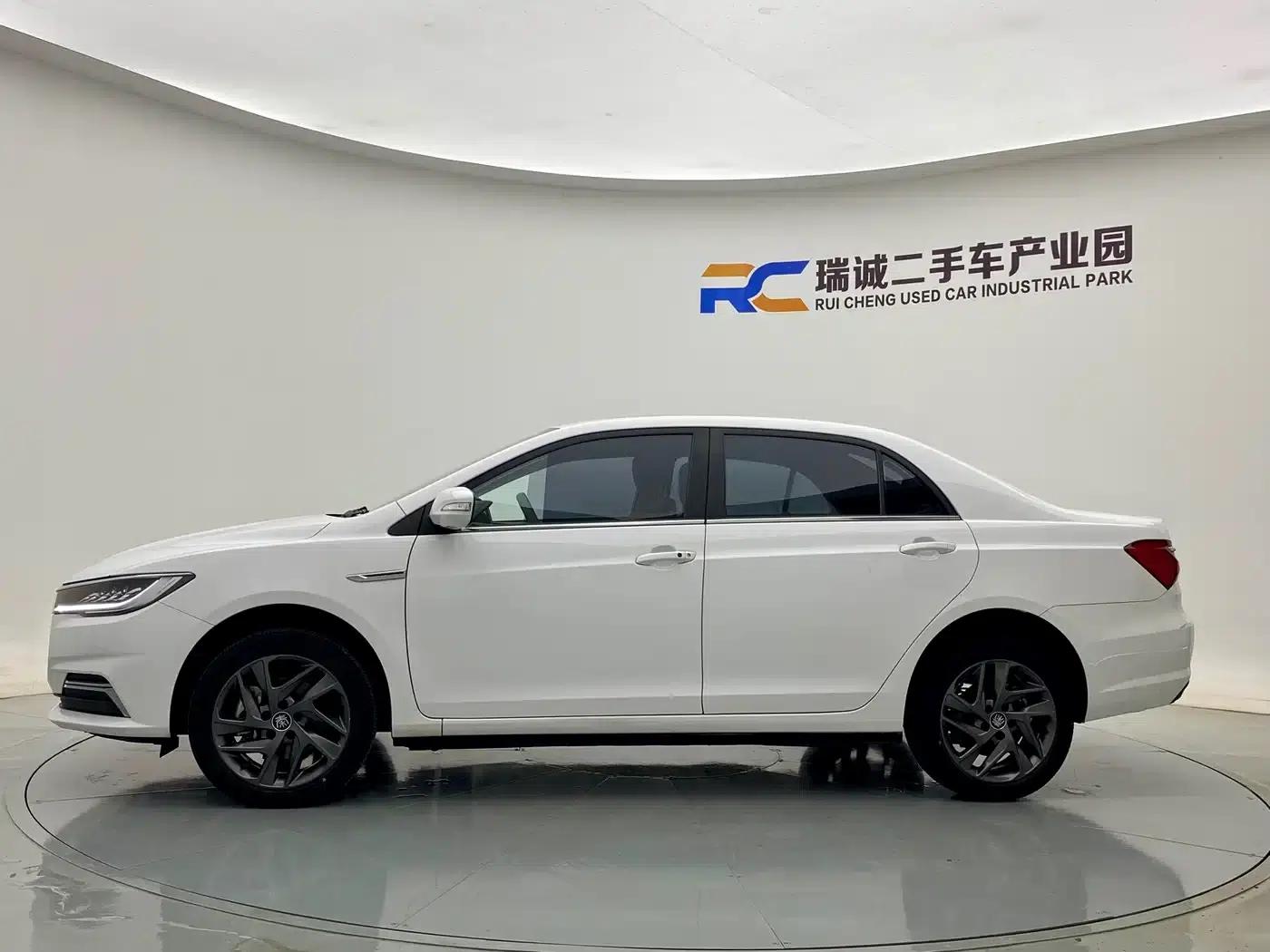 Qin New Energy 2019 Long Range Premium Edition — миниатюра 2