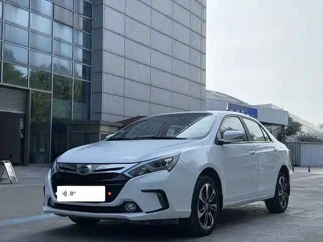 Qin New Energy 2015 1.5T Dual Crown Flagship Plus Edition