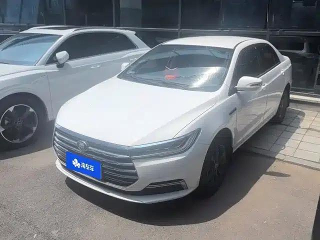 Qin 2019 1.5L Automatic Deluxe Edition