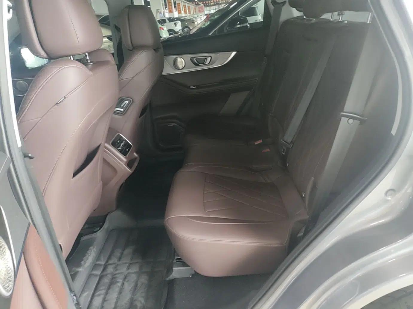Chery Tiggo 8 PRO 2024 Champion Edition 290T Two-Wheel Drive Peak Version 7 Seats — миниатюра 20