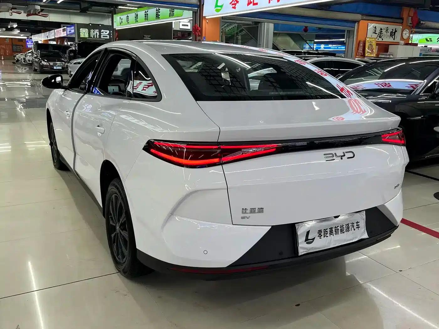 BYD e7 2025 520 Smart Travel Edition — миниатюра 4