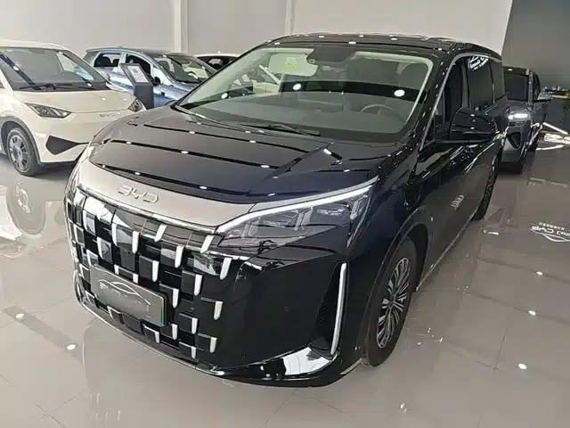 BYD M9 2025 1060 Navigator Edition