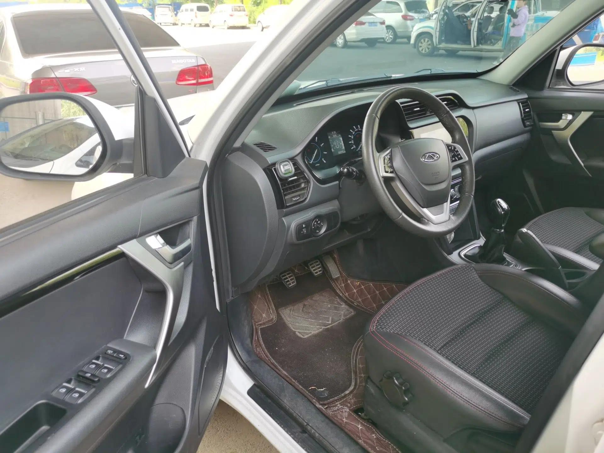 Chery Tiggo 3 2016 1.6L Manual ZhiShang Edition — миниатюра 16