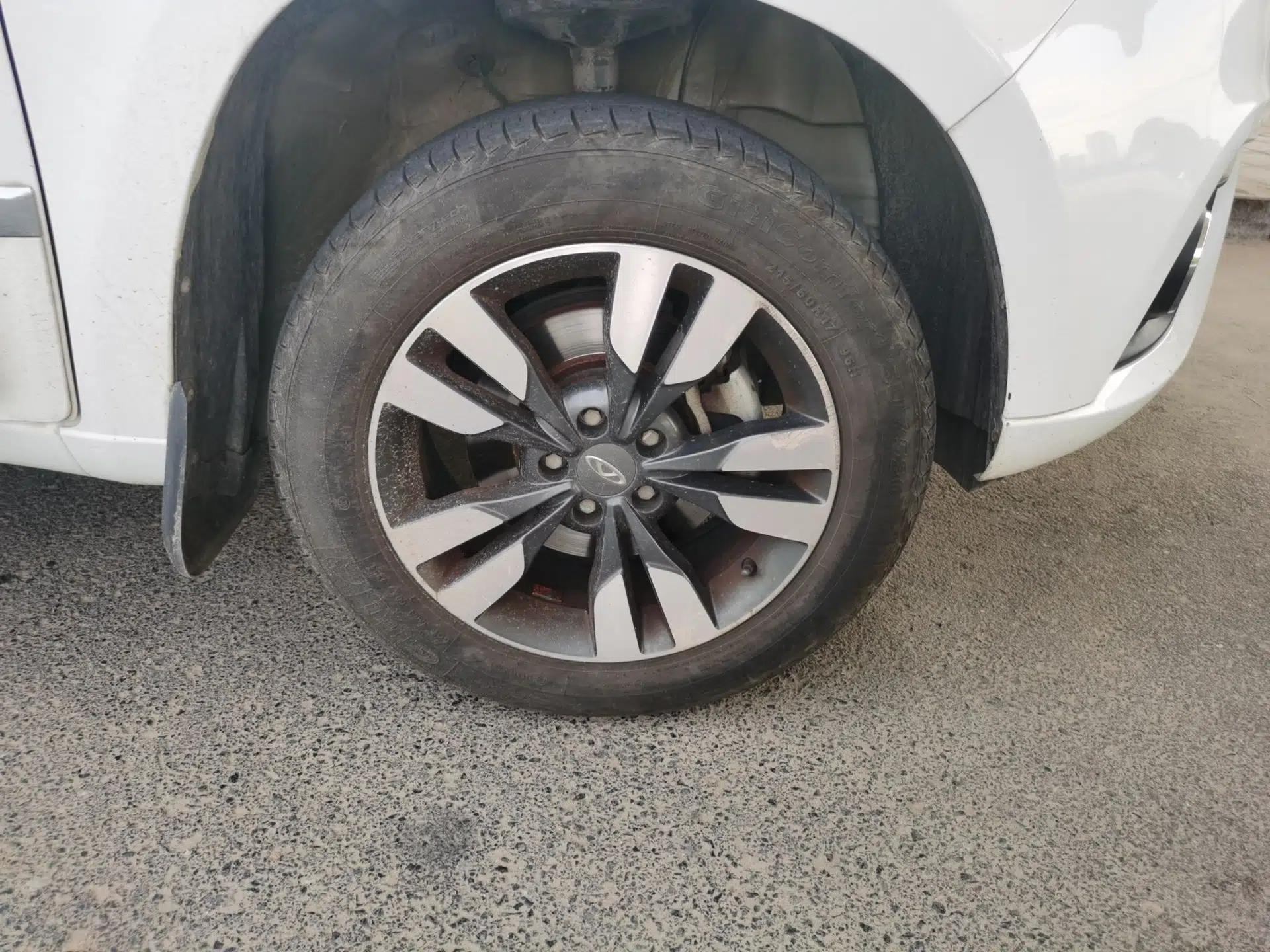 Chery Tiggo 3 2016 1.6L Manual ZhiShang Edition — миниатюра 8