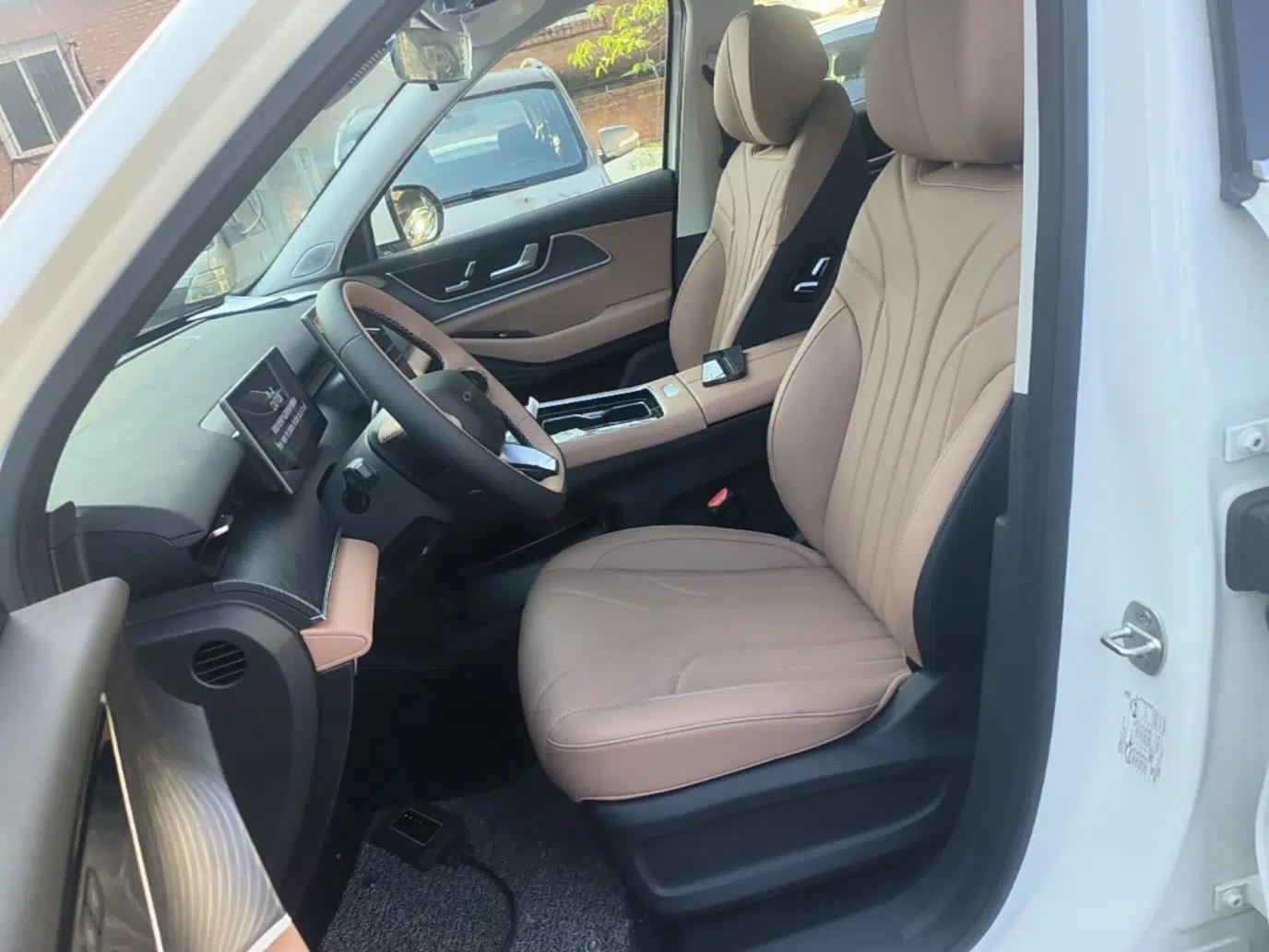 Chery Tiggo 8 L 2024 2.0T Two-Wheel Drive Luxury Edition 5 Seats — миниатюра 17