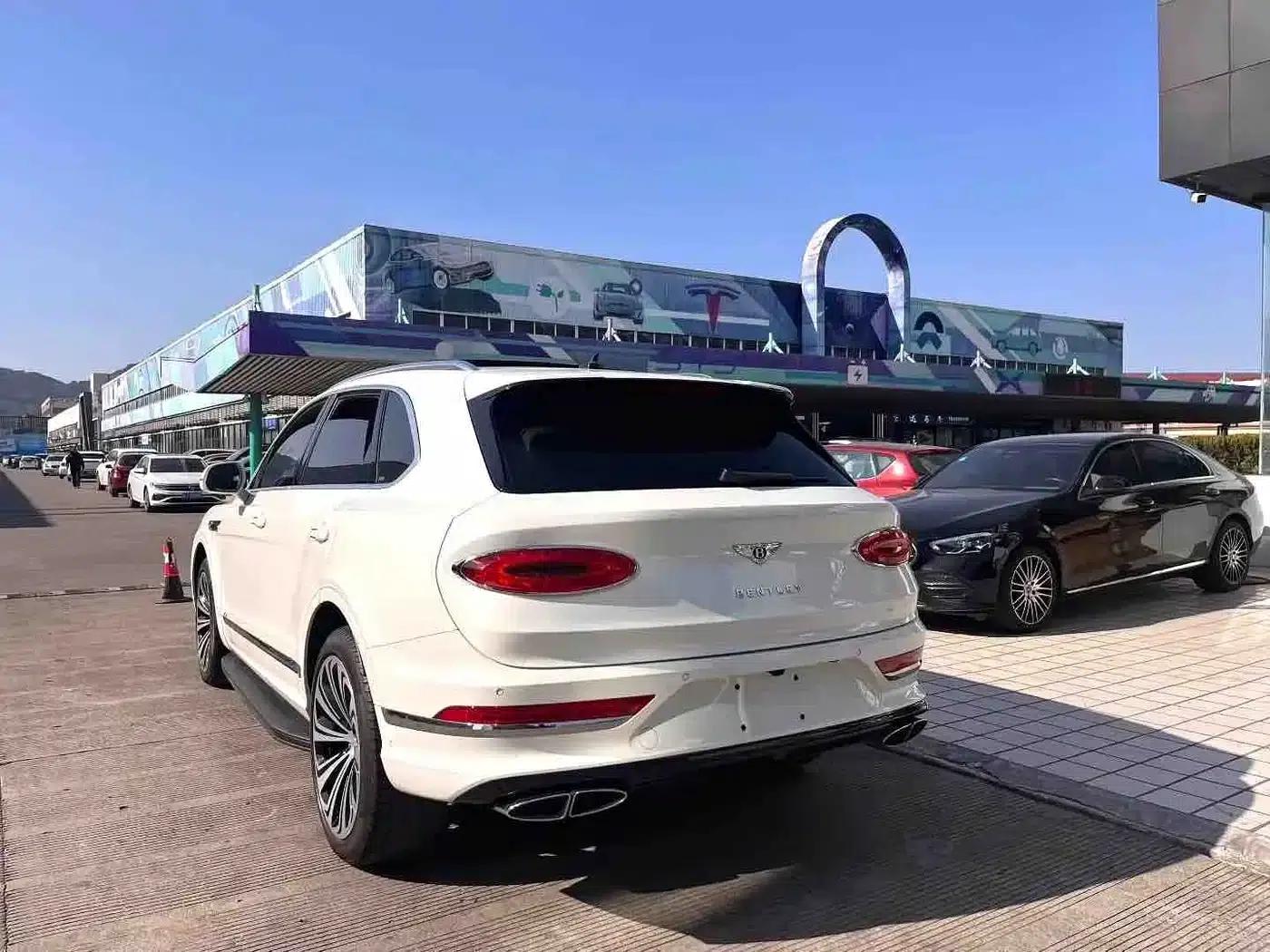 Bentayga 2022 4.0T V8 — миниатюра 6