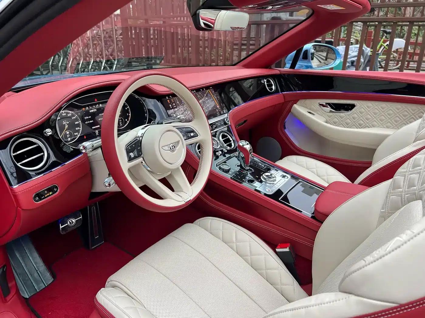 2020 Continental 4.0T GT V8 Convertible — миниатюра 11