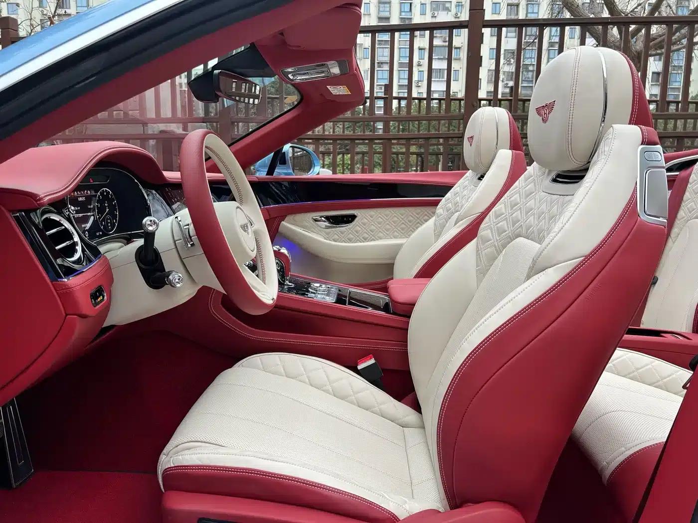 2020 Continental 4.0T GT V8 Convertible — миниатюра 21