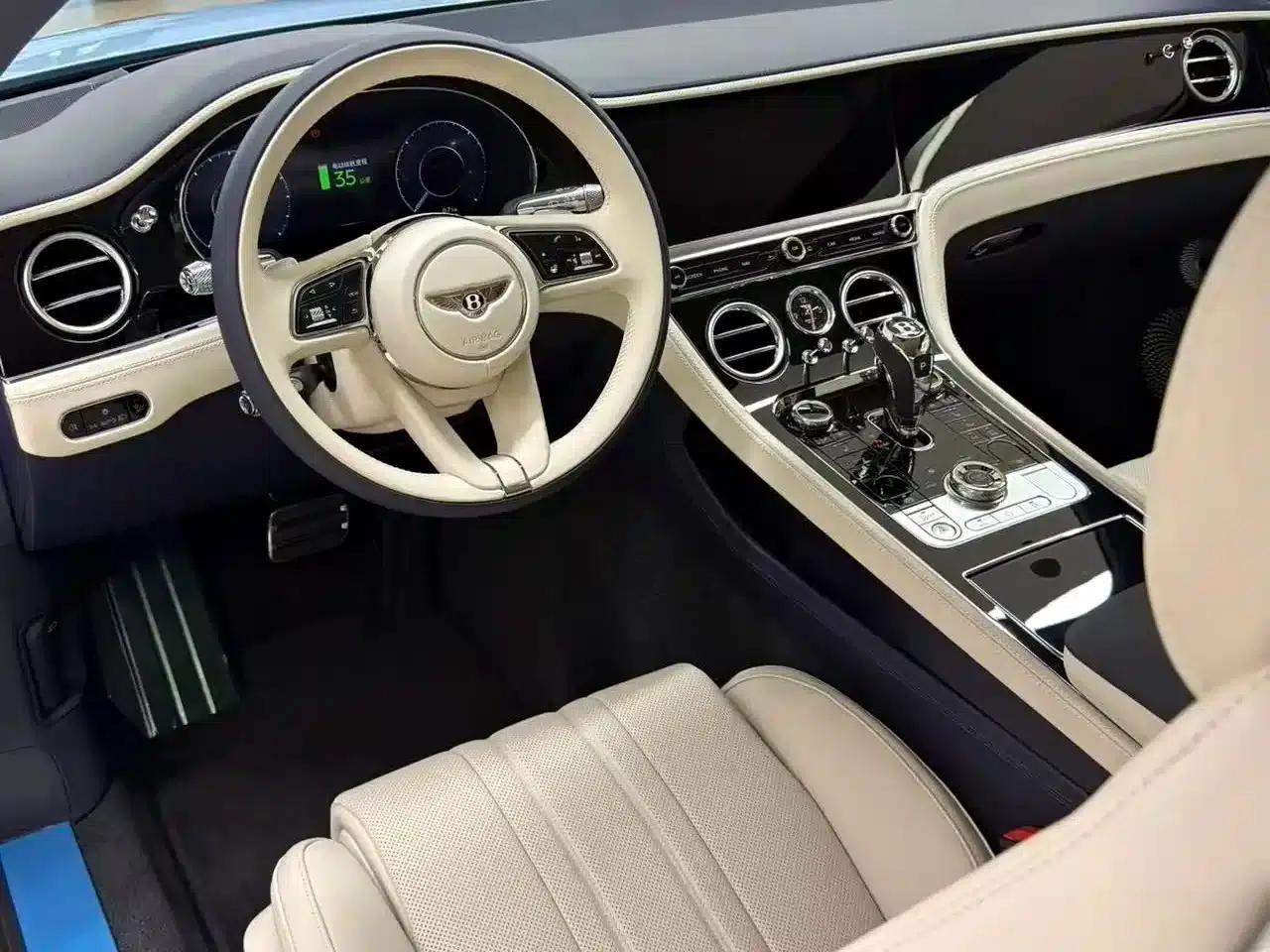 2026 Continental Plug-in Hybrid GT Base Model — миниатюра 4