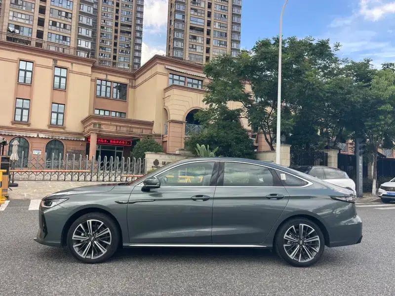 Chery Arrizo 8 PRO 2025 1.6T DCT Luxury+ — миниатюра 4