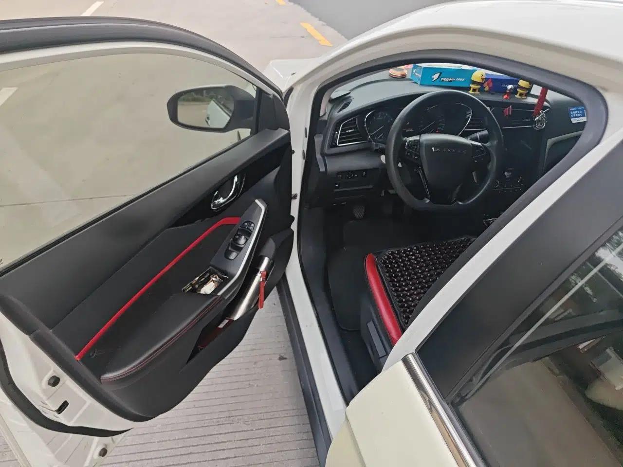 Venucia D60 2019 100 000 Glory 1.6L XL Manual Chenku Edition China VI — миниатюра 16