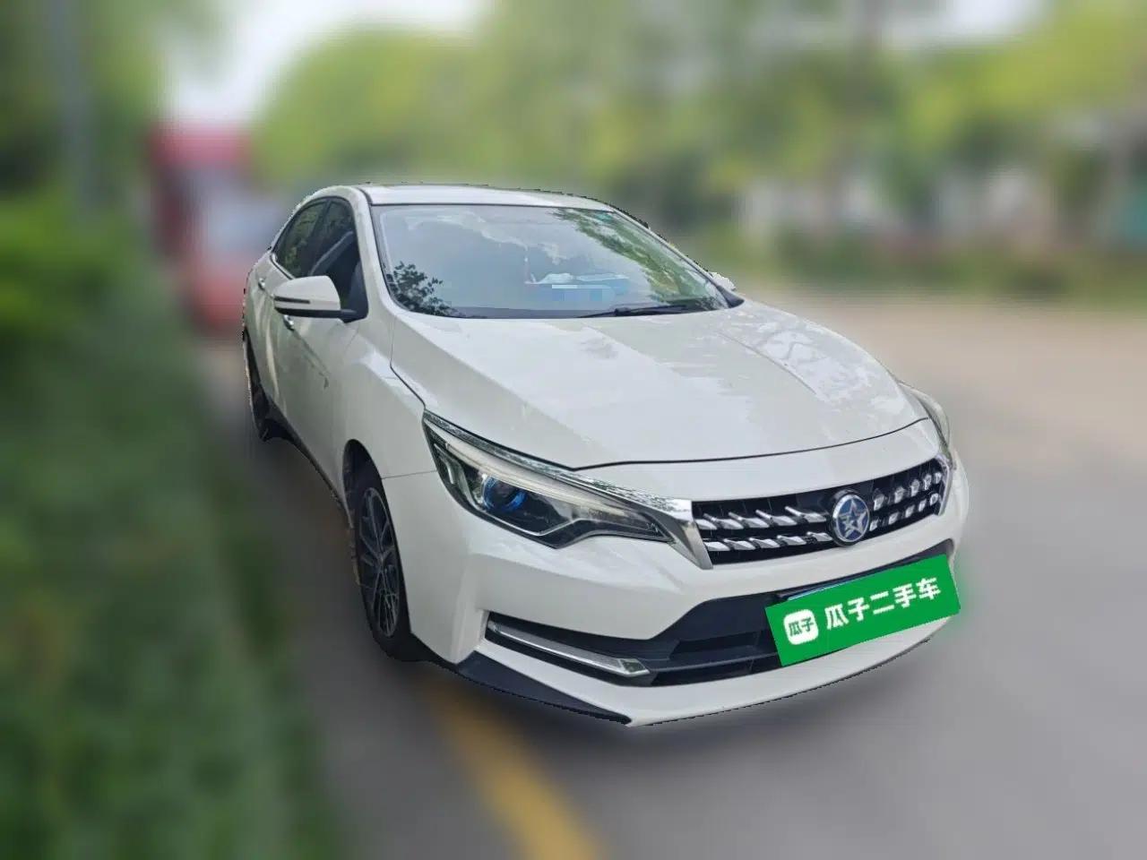 Venucia D60 2019 100 000 Glory 1.6L XL Manual Chenku Edition China VI — миниатюра 3