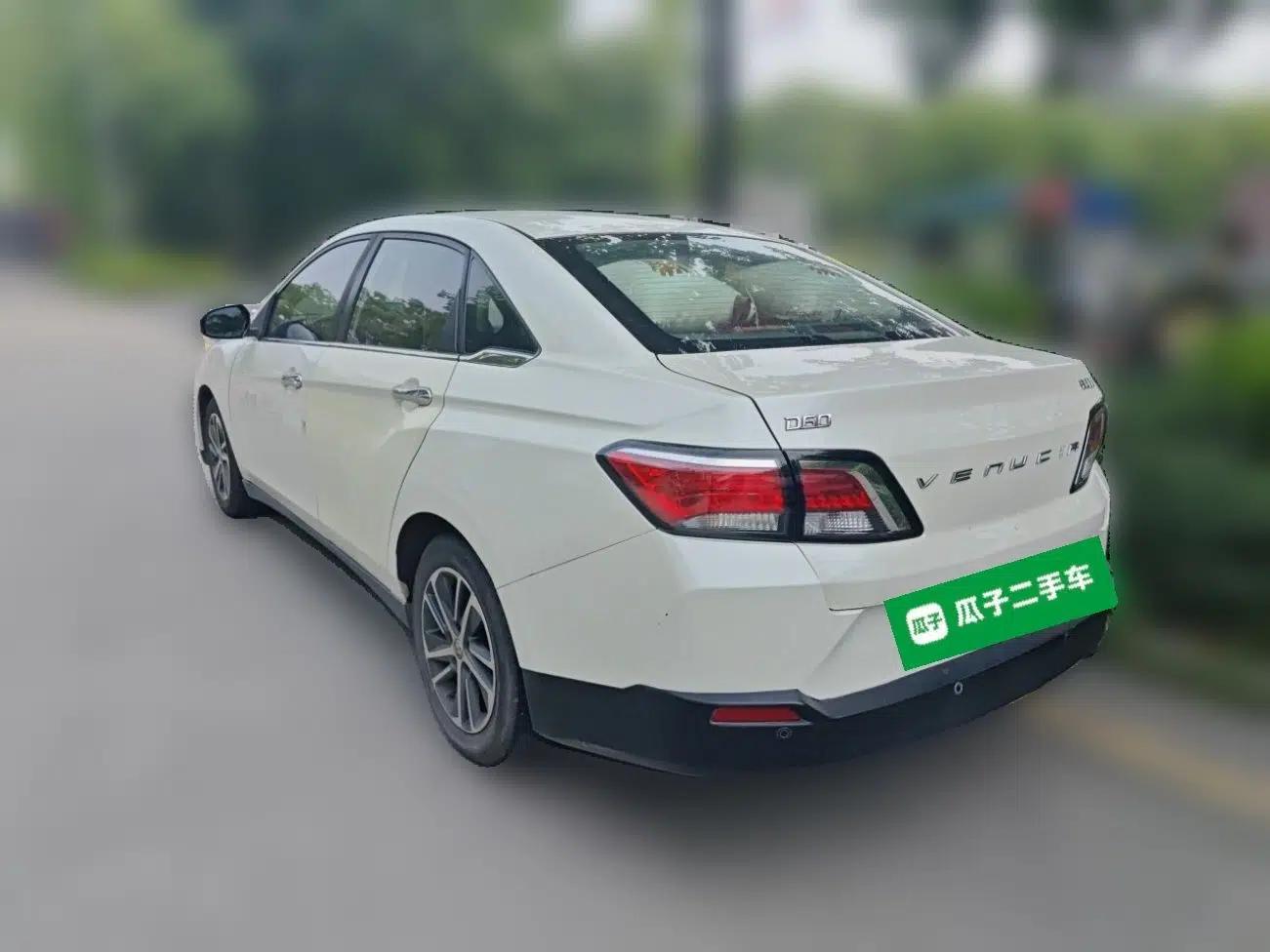 Venucia D60 2019 100 000 Glory 1.6L XL Manual Chenku Edition China VI — миниатюра 4
