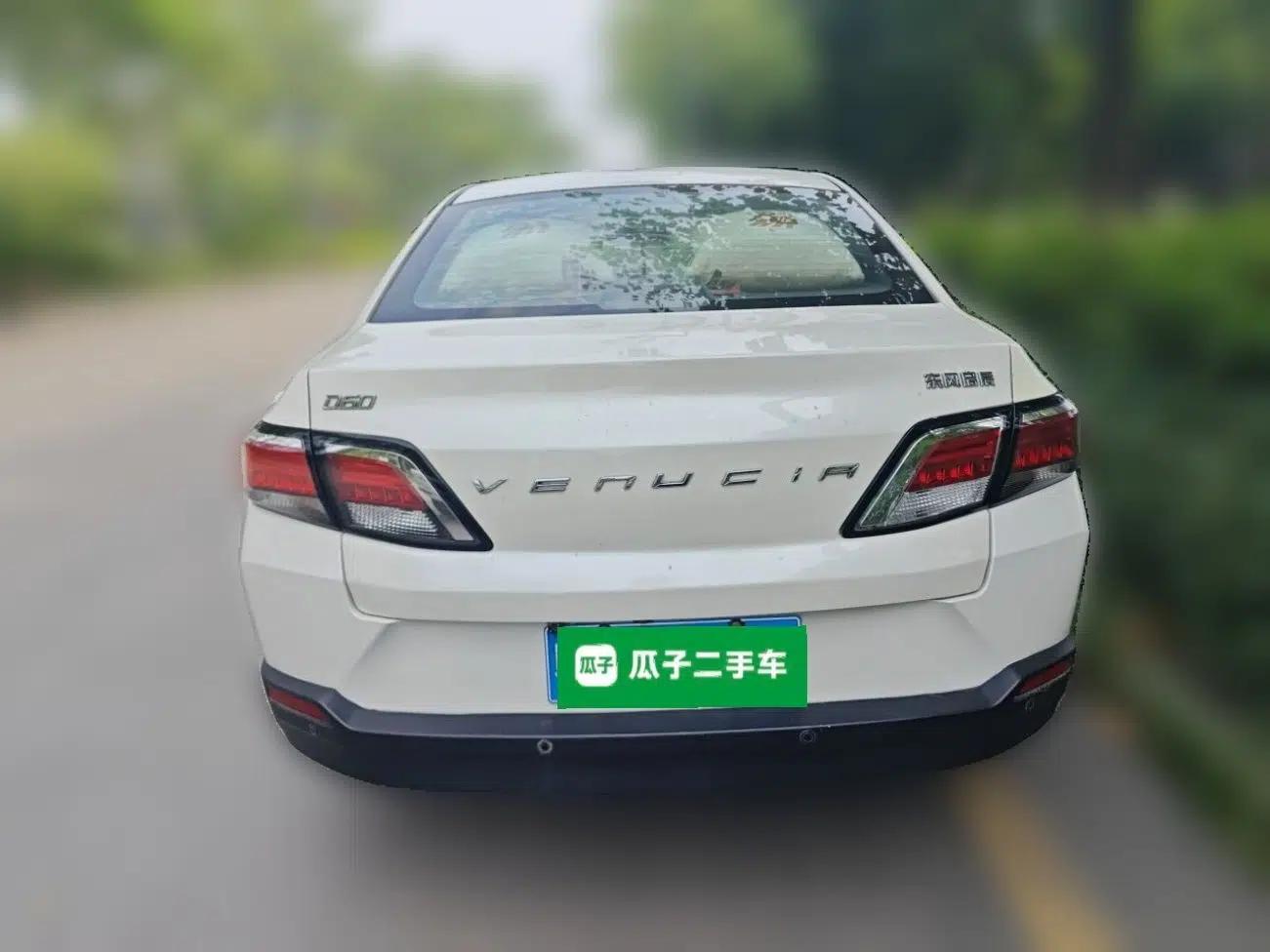 Venucia D60 2019 100 000 Glory 1.6L XL Manual Chenku Edition China VI — миниатюра 5