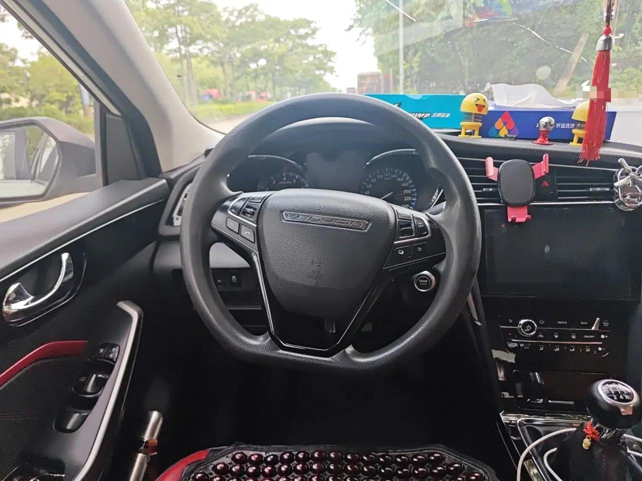 Venucia D60 2019 100 000 Glory 1.6L XL Manual Chenku Edition China VI — миниатюра 10