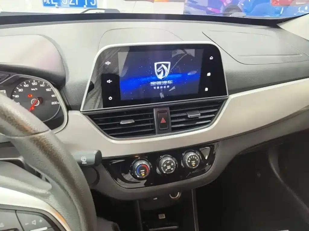 Baojun 310W 2018 1.5L Automatic Fashion Model (National V Emission Standard) — миниатюра 13