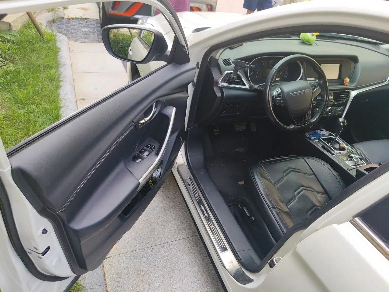 Venucia T90 2017 2.0L CVT Smart Edition — миниатюра 16