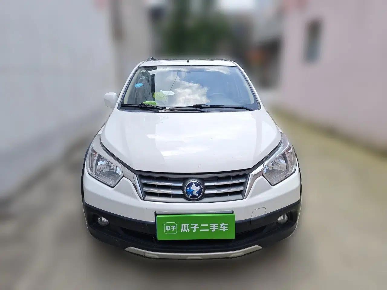 Venucia R50X 2013 1.6L Manual Model — миниатюра 2