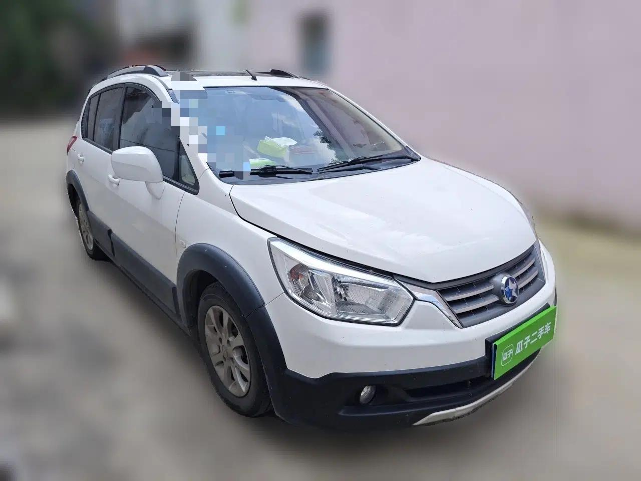 Venucia R50X 2013 1.6L Manual Model — миниатюра 3