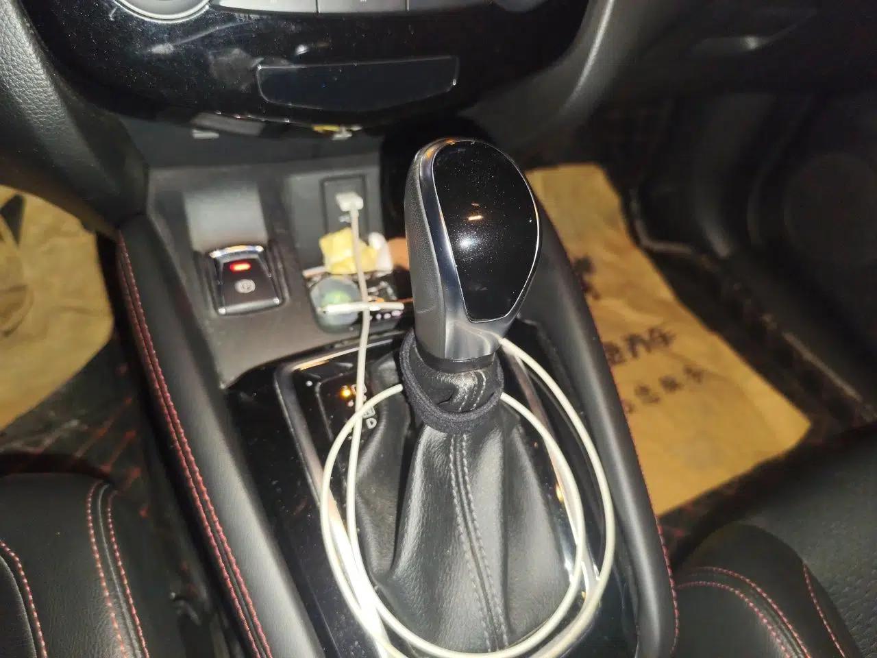 Nissan Qashqai 2019 2.0L CVT Luxury Edition — миниатюра 14