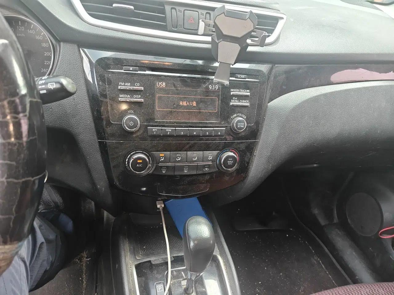 Nissan Qashqai 2016 2.0L CVT Elite Edition — миниатюра 13