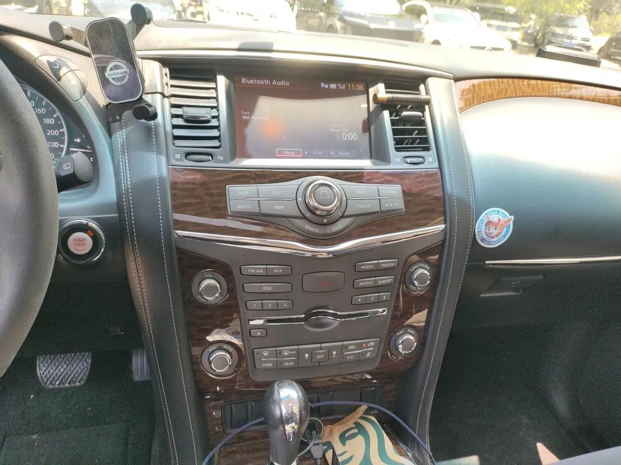 Nissan Patrol 2017 5.6L Standard Edition — миниатюра 13