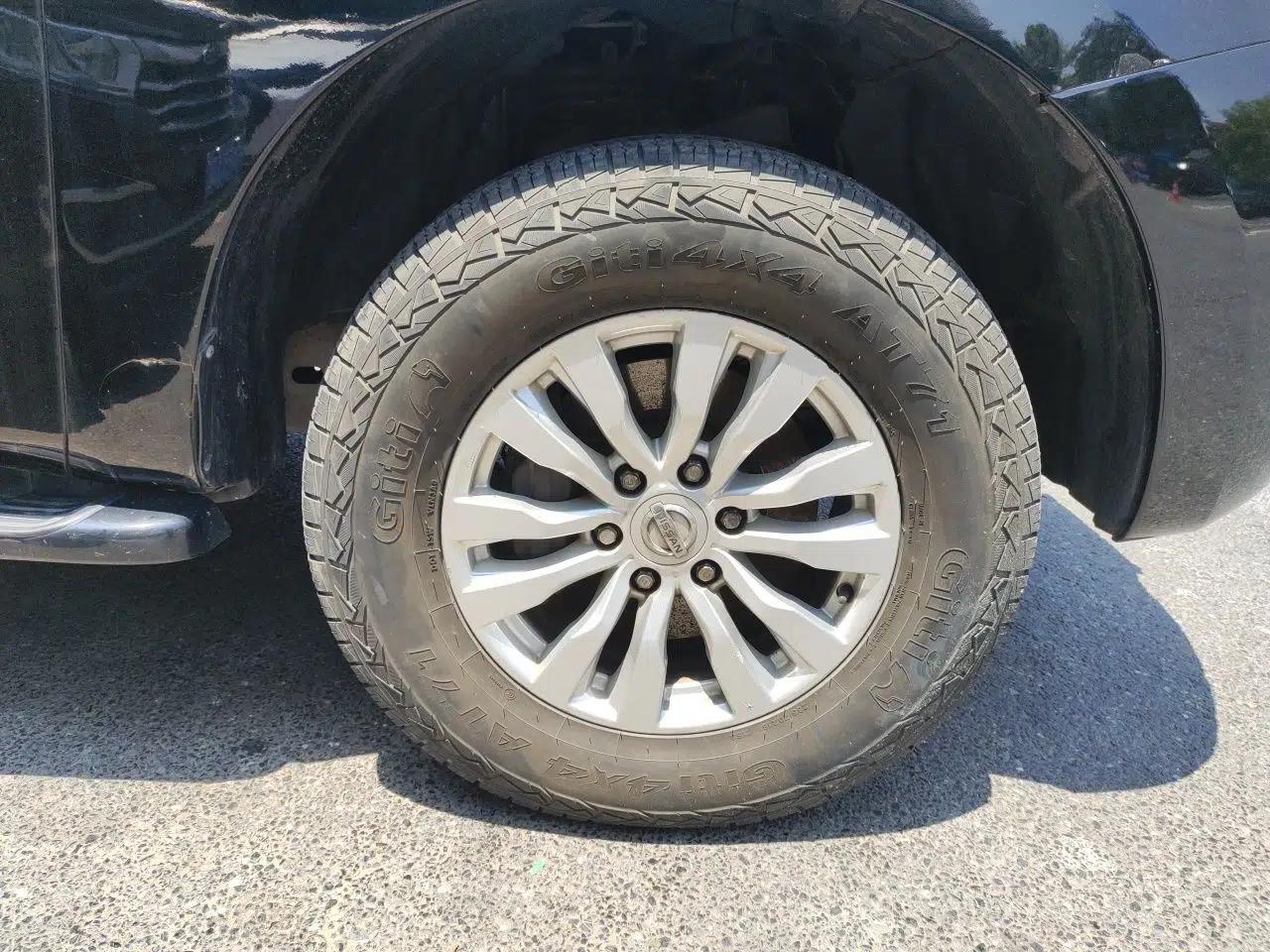 Nissan Patrol 2017 5.6L Standard Edition — миниатюра 8