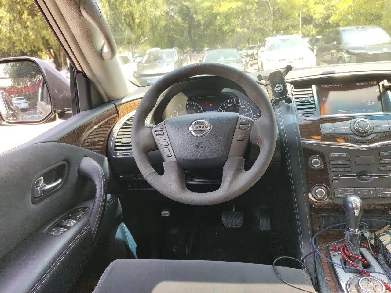 Nissan Patrol 2017 5.6L Standard Edition — миниатюра 10