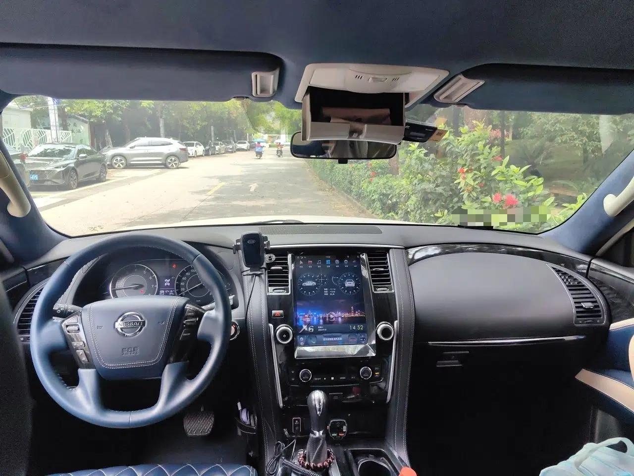 Nissan Patrol 2020 Nissan Patrol, parallel import, 4.0-liter automatic, 7‑seat gasoline model — миниатюра 9