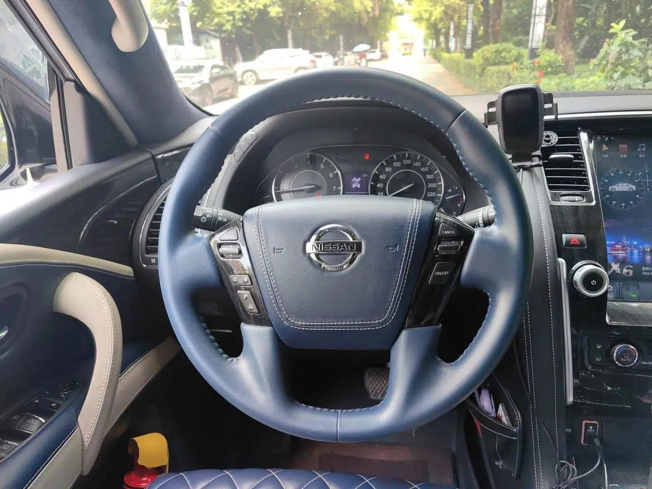 Nissan Patrol 2020 Nissan Patrol, parallel import, 4.0-liter automatic, 7‑seat gasoline model — миниатюра 10