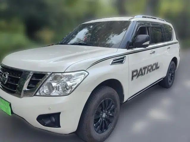 Nissan Patrol 2020 Nissan Patrol, parallel import, 4.0-liter automatic, 7‑seat gasoline model