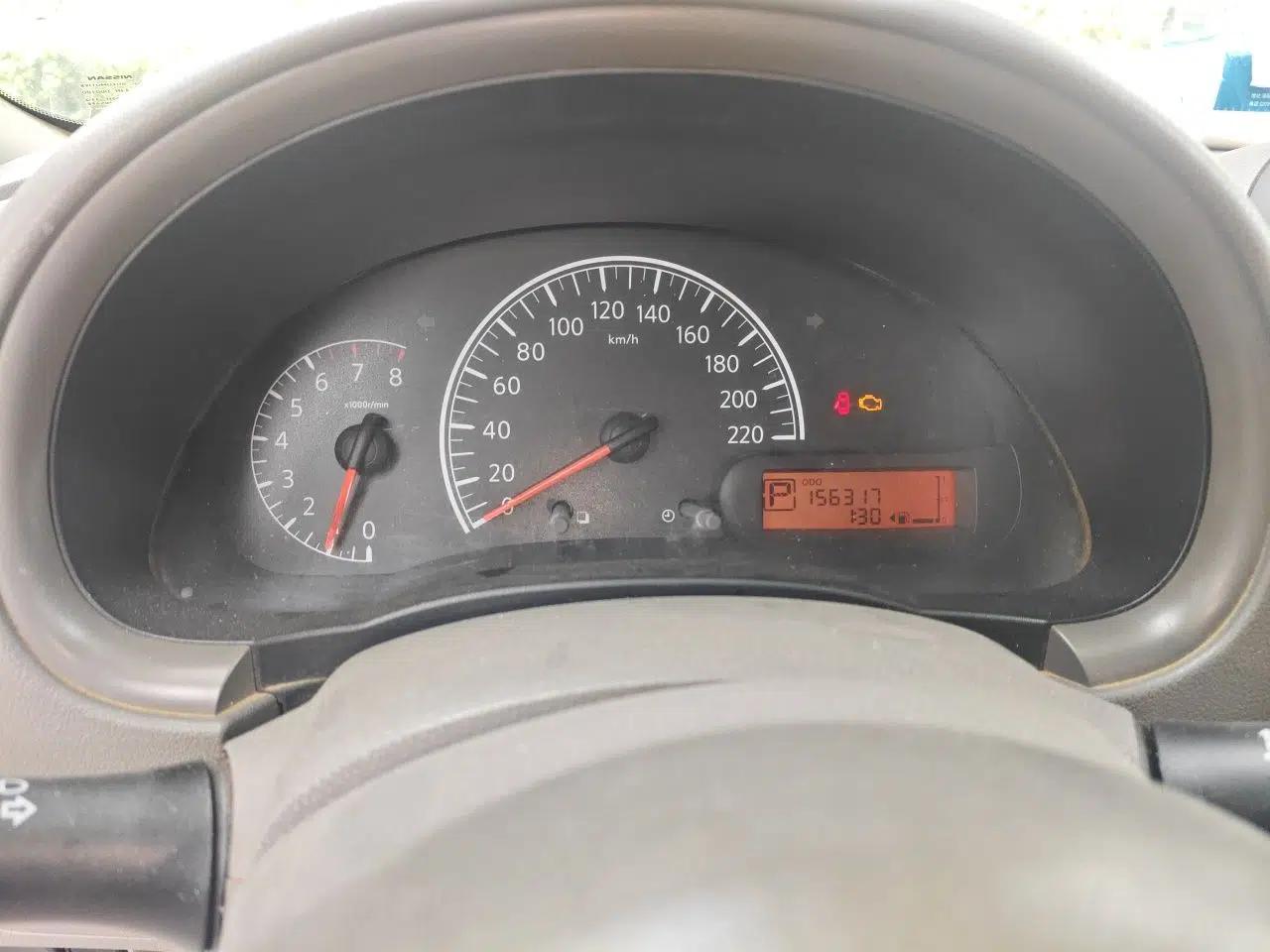 Nissan Sunny 2011 1.5XE CVT Comfort Edition — миниатюра 11
