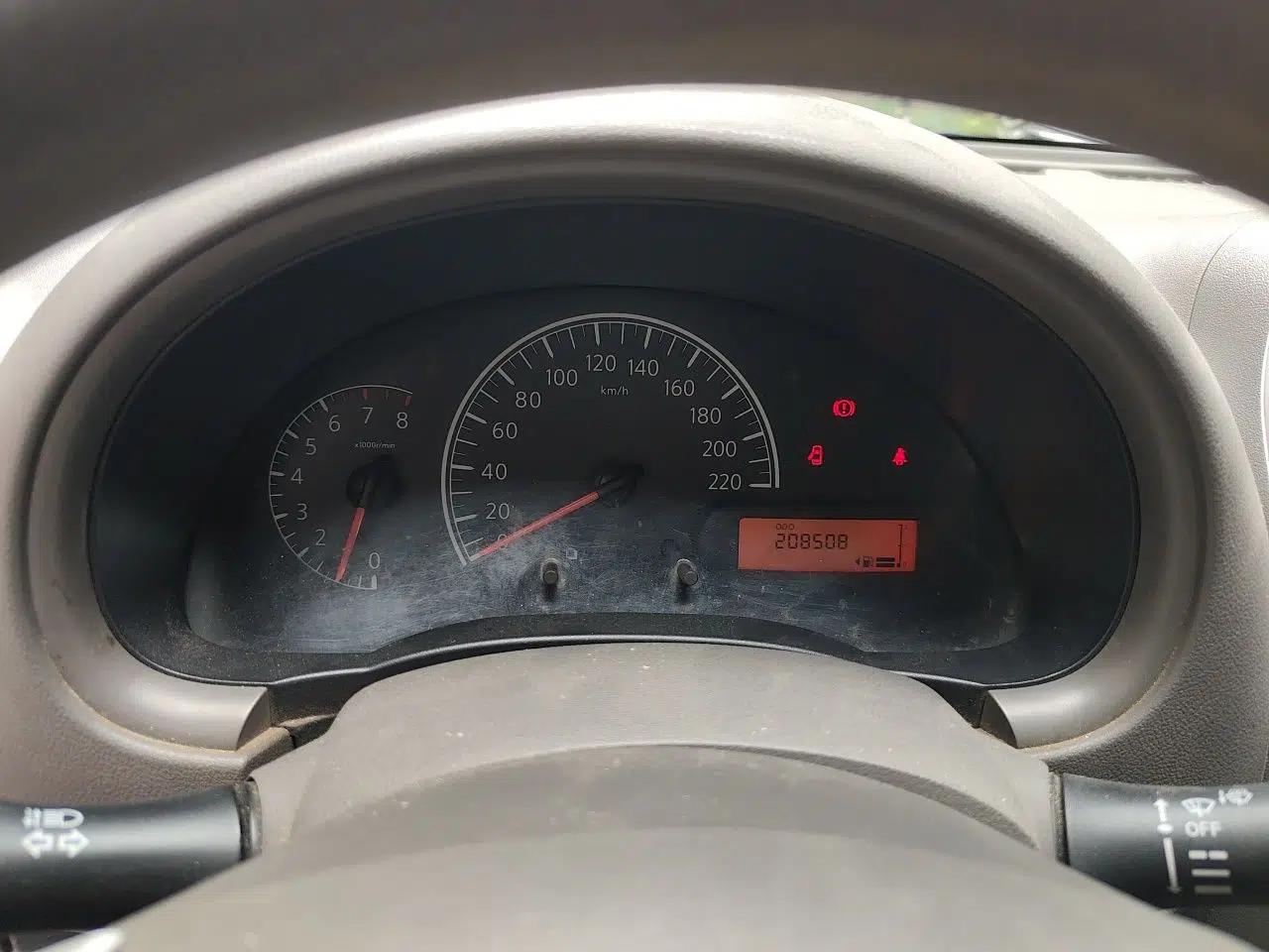 Nissan Sunny 2015 1.5XE Manual Comfort Edition — миниатюра 11