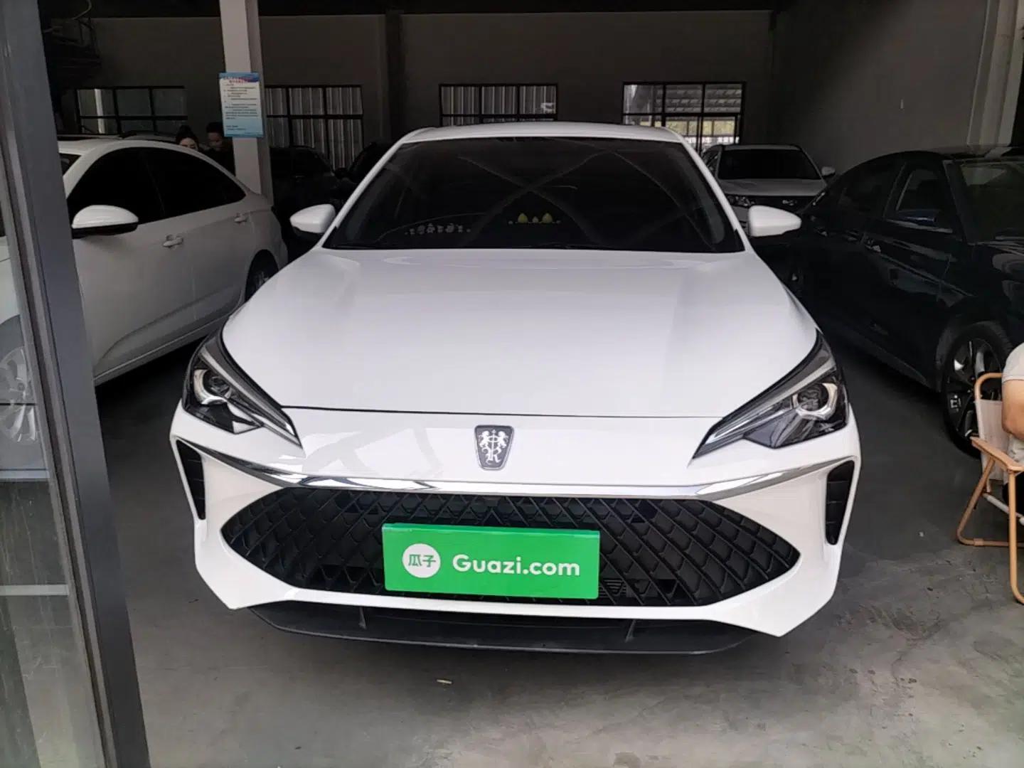Roewe i5 2023 1.5L CVT Luxury Edition — миниатюра 2