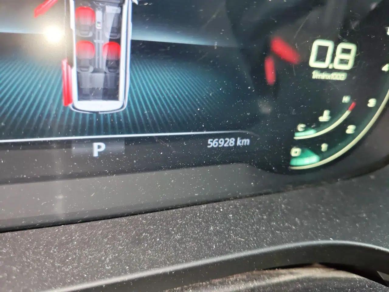 Roewe iMAX8 2022 400TGI Prestige Edition — миниатюра 12