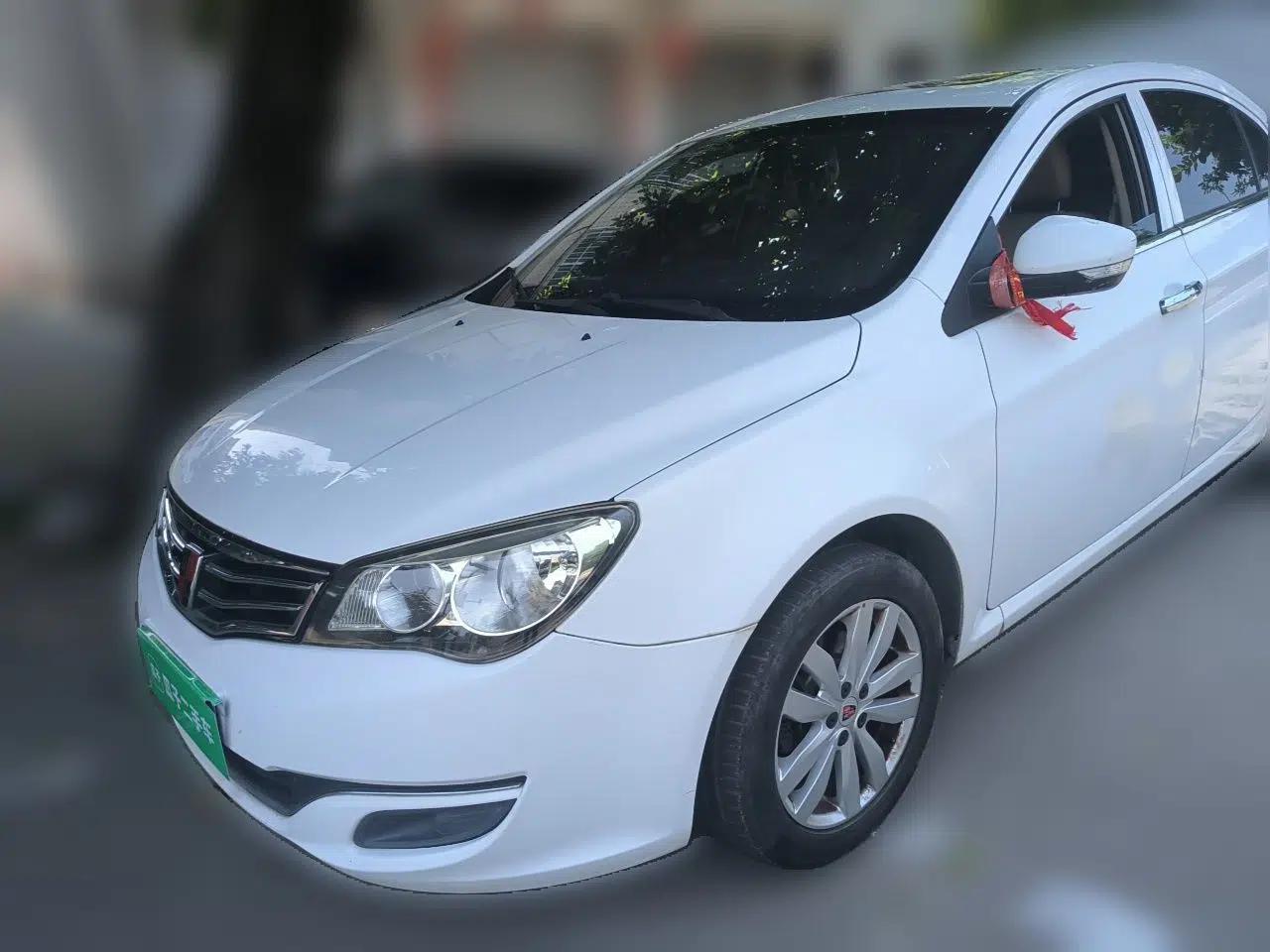 Roewe 350 2015 1.5L Automatic Luxury Sunroof Edition — миниатюра 1
