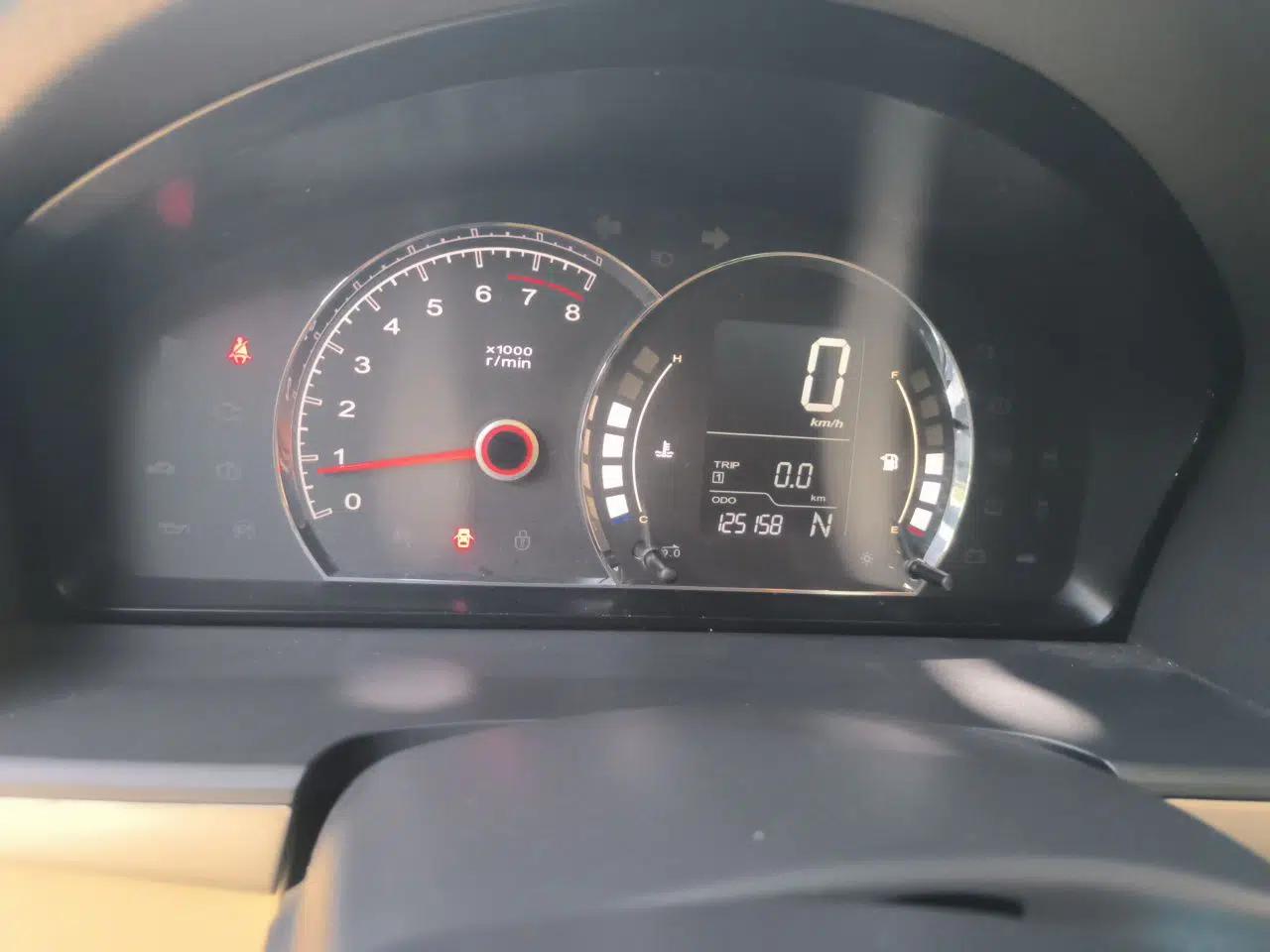 Roewe 350 2015 1.5L Automatic Luxury Sunroof Edition — миниатюра 11