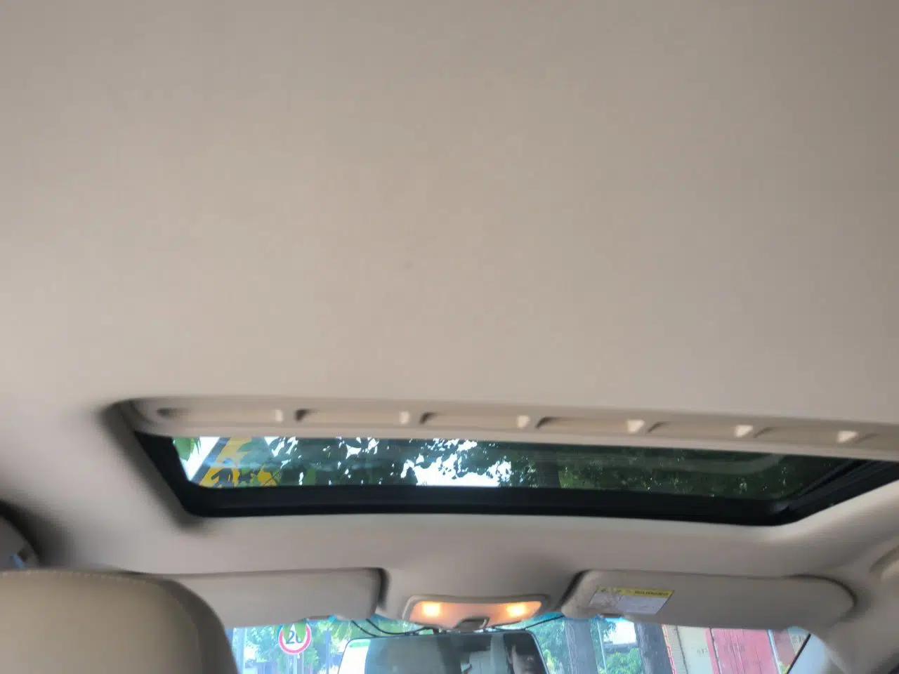 Roewe 350 2015 1.5L Automatic Luxury Sunroof Edition — миниатюра 18