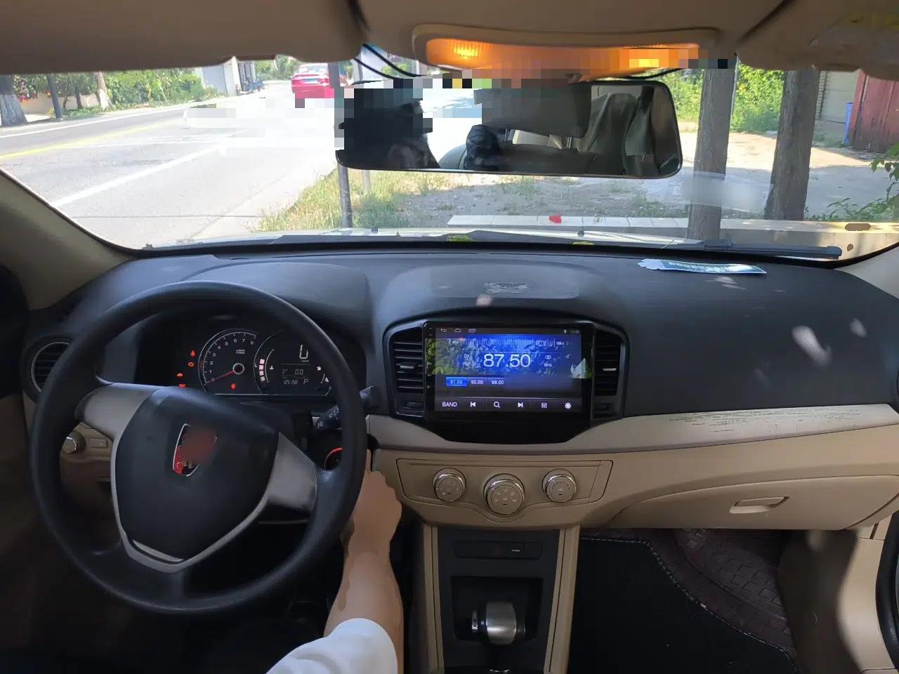 Roewe 350 2015 1.5L Automatic Luxury Sunroof Edition — миниатюра 9